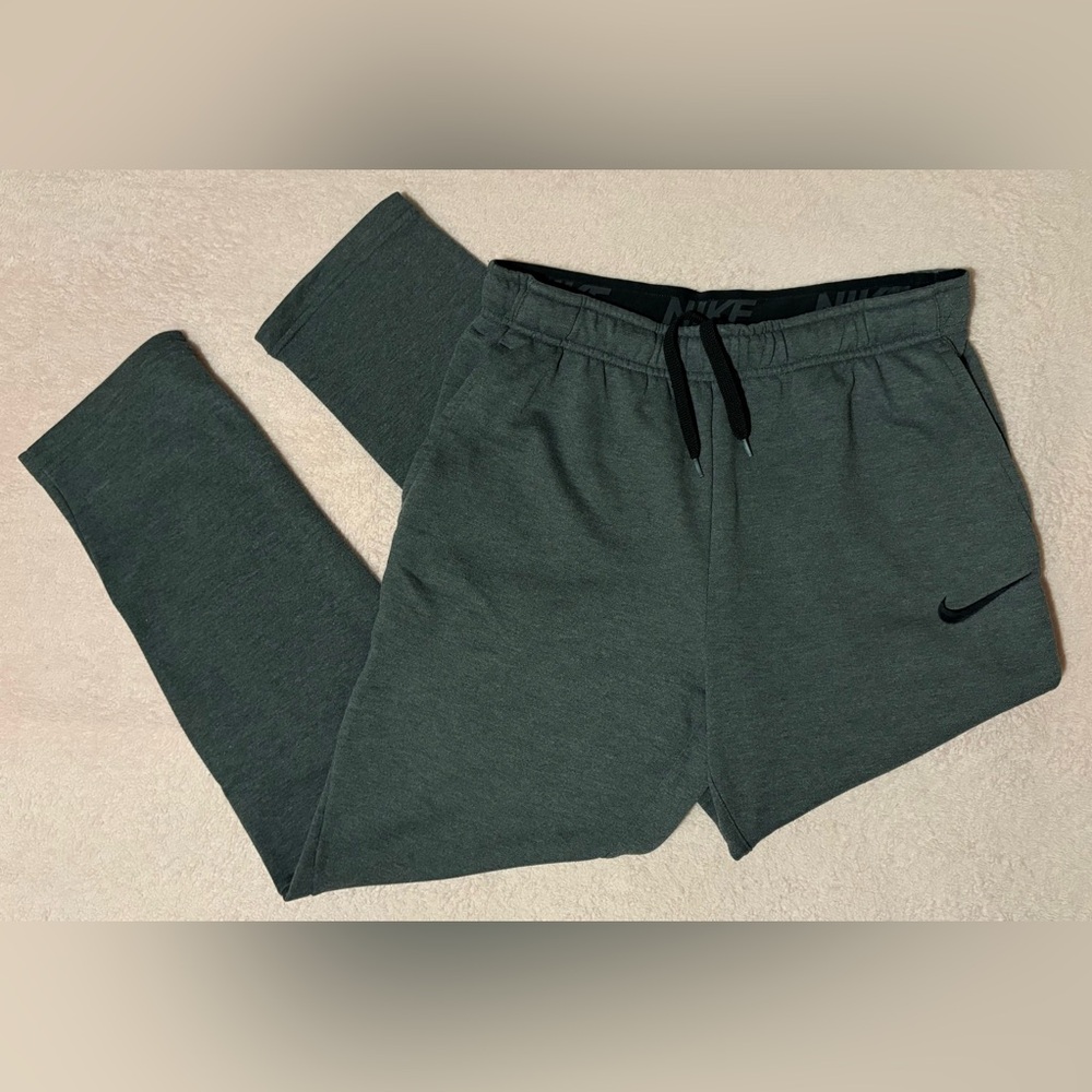 Nike Dark Grey Dri-Fit Drawstring Logo Waistband Tapered Sweatpants - M
